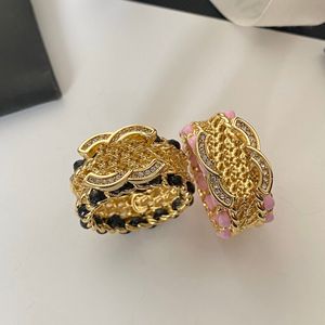 Never Fade Fade Brand Double Letter Ring Gold plaqué en cuivre en cuivre Anneaux Fashion Designer Men Femmes Femmes Bijoux de mariage Cadeaux accessoires