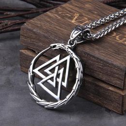 Nunca se desvanecen los hombres de acero inoxidable vikingo autodevorador Ouroboros Valknut amuleto dragón colgante collar con vikingos caja de madera Neckl263b