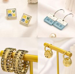 Ne se fanent jamais boucles d'oreilles Designer marque lettre boucle d'oreille haut de gamme en acier inoxydable dorure oreille anneau mode femmes accessoire de fête de mariage