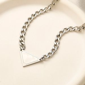 Jamais Fading Plaqué Or 18 Carats Marque Designer Lettre Pendentif Colliers Célèbre Femmes En Acier Inoxydable Collier Ras Du Cou Chaîne Bijoux Accessoires P Triangle Lettres