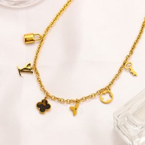 Nooit vervagen 18K verguld kunstleer Luxe merk Designer Hangers Kettingen Roestvrij staal Letter Choker Hanger Ketting Ketting Sieraden Accessoires Geschenken