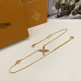 Nooit vervagen 18K Gold vergulde luxe merkontwerper Hangers kettingen roestvrijstalen brief choker hang ketting ketting keten ketenen juwelen accessoires geschenken vn-0130