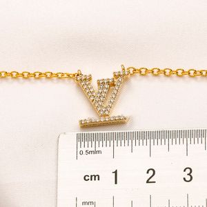 Ne jamais épuiser les pendentifs de créateurs de marques de luxe en or 18 carats colliers en acier inoxydable lettre de cou collier de collier