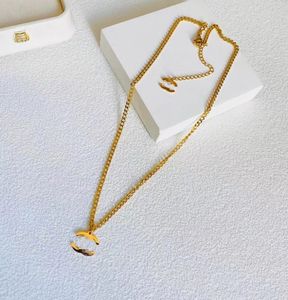 Ne jamais déchaîner Collier C 18 carats de concepteurs de luxe en or 18k colliers de concepteur de luxe Collier pendentif en acier inoxydable pour femmes bijoux de chaîne de bijoux de bijoux
