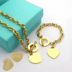 Nooit vervagen van goud vergulde merk hangers tiffanyily kettingen roestvrijstalen letter choker hangsel ketting ketting ontwerper sieraden ketens