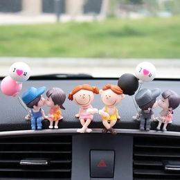 NOUVEAU 1/2 PIÈCES Ornements De Voiture Q Pop Fart Gentleman Mignon Dessin Animé Poupée Jouets Voiture Bureau Fournitures Décoratives Cadeau Ornements Intérieur De Voiture