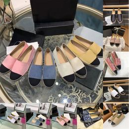 Nouvelles canaux en cuir 100% chaussures de toile de toile de toile de toile à nuisibles espadrilles femme luxe toe authentique cuir matelting pur à la main couture femme