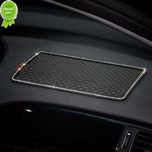 Nouveau 1 PCS Cristal Anti-Slip Pad Tapis pour Téléphone Mobile mp4 Clés GPS Silicone Diamant Strass Voiture Collant De Voiture Charme anti-dérapant tapis