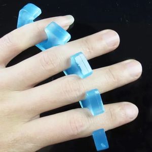 Nouveau 1PCS Soft Silicone Manucure Pedicure Nails Finger Dinger Finger Finger Toe Spacer Séparation Séparation outil