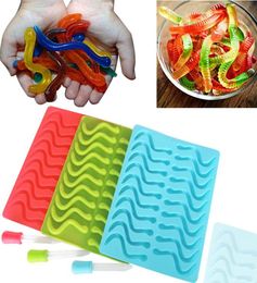 NOUVEAU 20 CAVITY SNAKES WORM GOMMAN HARD Candy Chocolate Silicone Savon Plateau de glace Baby Party Shower Cake Decorating Tools8204879
