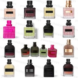Nouveaux 20 types de parfum pour hommes et femmes Uomo dans Roma Spray puissant 3,4 Fl.oz Fragrance dur