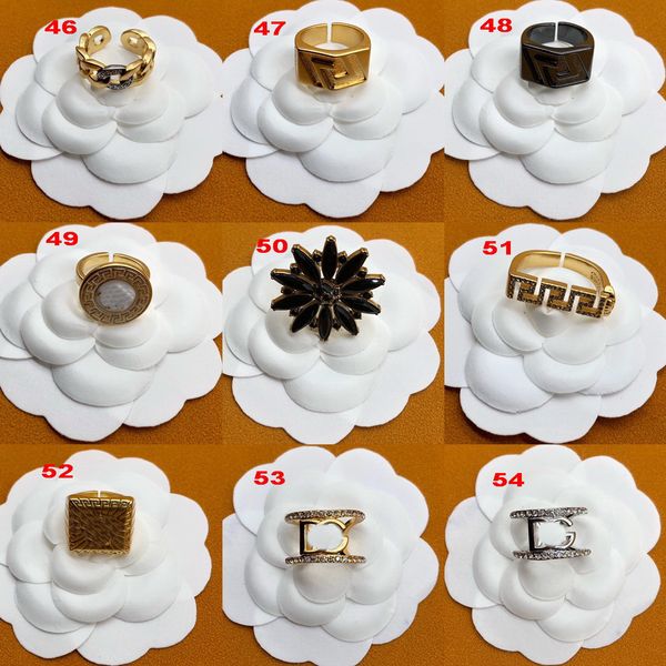 Nuevo 20 modelos Elija anillos de boda diseñados Banshee Medusa Perfil Retrato Mujeres Hombres Cristal Esmalte Anillo de sello Joyería de diseñador Regalos festivos para fiestas XZUHE X6