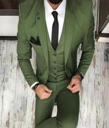 Nouveau 2019 Men039 S Tux Oilve Green Blue Wedding Suit 3 actions Slim Fit Notch Blazer Classic Tuxedo Groomsmen For Party Suits Bla6820545