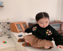 Nuevo Ropa de invierno 2020, nueva versión coreana, suéter con bordado de flores para niños y niñas, felpa para niños 039s Y1126221D5849444