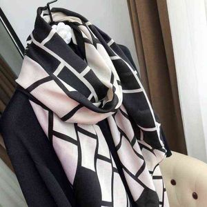 Nuevo 2022 Hijab Bufandas a cuadros Femme Imprimir Moda Bufanda de algodón Mujeres Marca de lujo Mantón de invierno Bandana Foulard Pashmina Poncho Y220228