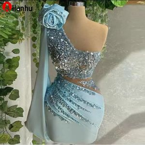 NIEUWE! 2022 Nieuwe lichte hemel blauwe korte cocktailjurken Sexy Lovertjes Beaded One Shoulder Prom-jurken Custom Made Avondjurk XU