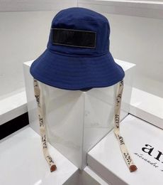 NOVO 2022 Mulher Chapéus de Aba Larga Verão Le Bob Artichaut Bucket Hat Sun Cap com cordão design Tamanho ajustável Circunferência da cabeça Stan4217911