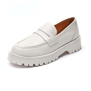 Nieuwe 2023 zwarte loafers niet-slip dikke platform lederen round head walk comfortabele platte modeontwerper dames schoenen