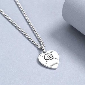 Nieuwe 2023 designer sieraden armband ketting ring Xiao dezelfde antieke kleine schedel hartvormige dames trendy hanger