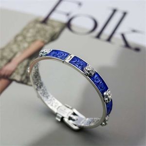 Nieuwe 2023 designer sieraden armband ketting ring Qi persoonlijkheid blauw emaille hoofd in elkaar grijpende riem paar armband