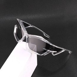 Nouvelle technologie futuriste 2023 inspirée du design concave personnalisé, des lunettes de soleil des yeux de chat, du style Instagram, des lunettes de soleil à la mode