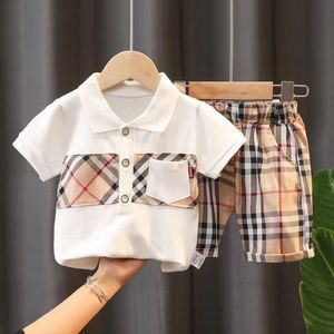 Nouveau 2023 enfants filles garçons survêtement à carreaux marque mode 2pcs tenues ensemble t-shirt polo et pantalon court survêtements enfants Designers Vêtements