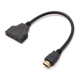 NIEUW 2024 1080P 2 PORT HDMI-compatibele splitter 1 op 2 uit mannelijke tot vrouwelijke videokabeladapter HDMI-compatibele schakelaaromzetter voor audiofor