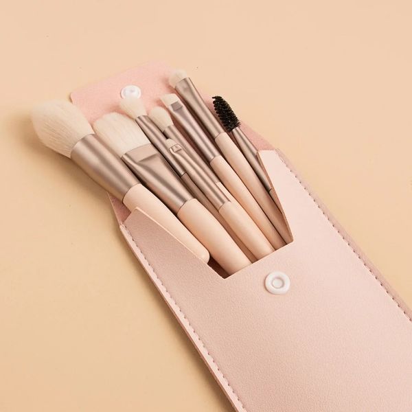 Nouveau 2024 8 PCS Mini Travel Portable Portable Makeup Brushes Set Feed Shadow Foundation Powder Eyel Wip Corpeau Brush Brush Brush