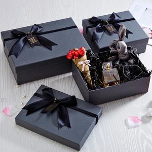 NOUVEAU BOX-CONSEIL 2024 Christmas Black World Cover Minimaliste créatif Écharpe Creative Perfume Boîte cadeau d'anniversaire pour l'écharpe minimaliste pour Scarf minimaliste