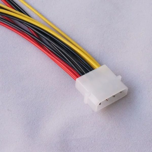 NUEVO 2024 CABLES DE PODER IDE IDE de 4pin de alta calidad HY1578 4 pin Molex macho a 3 puertos Molex IDE Femenina de alimentación Femenina Splitter Adapter Cable