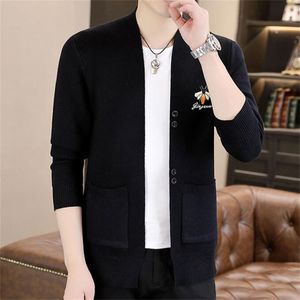 Nuevo 2024 Sweaters para hombres de estilo Luxury Marca de moda Fall Winter Designer Cardigan Plus Size Inglaterra bordada bordada Cardigan Chaqueta asiática M-4XL