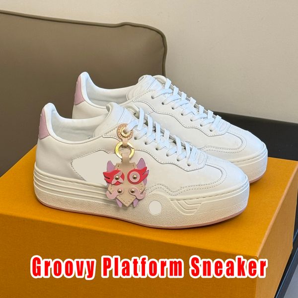 Nouveau 2024 Femmes de printemps été groovy plate-forme sneaker en daim motif de soulagement respirant à lacets à mousse Classic Femmes imprimées Augmentation décontractée Chaussures décontractées Taille 35-42