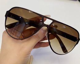 NOUVEAU 2252 hommes lunettes de soleil design classique mode cadre ovale revêtement lunettes de soleil UV400 lentille jambes en fibre de carbone style d'été lunettes wit2462