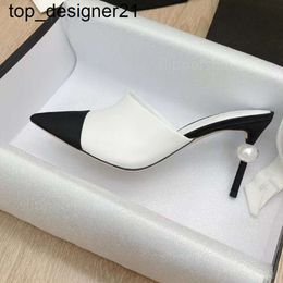 Nouveau 23ss Designer Talons talons perles chaussures femme designer mule à talons mules en cuir talon haut slingback pompe beige noir blanc robe de soirée de mariage talons hauts