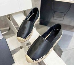 Nieuwe 23ss modemerk ontwerper naam handgemaakte damesschoenen strovisser platte hak loafers damesschoenen