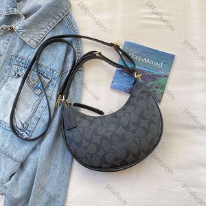 Nouveaux packs de jour 24ss Sac croissant de lune Sac sous les bras tendance Sac à bandoulière simple pour femme Sac de transport polyvalent Sac à la mode et décontracté pour femmes Sacs à main