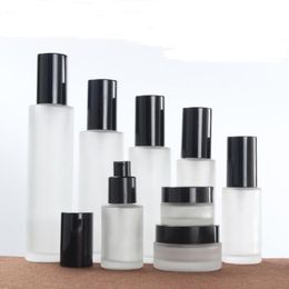 NIEUWE 300 STKS Frosted Glas 20/30/40/60/100 / 120 ml Serum / Lotion / Emulsie / Sprayfles 30 / 50g Jar met zwarte deksels SN1863