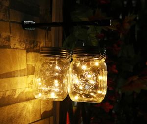 NIEUW 3PCSLOT Kerstfeest Licht Licht Zonnepaneel Mason Jar -dekselinzet met geel LED -licht voor Glazen potten Kerstfeest Decor1870243