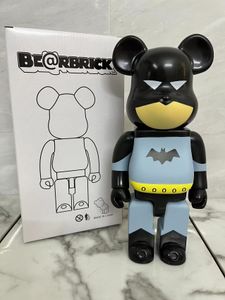 Nieuwe 400% Bearbrick Action Toy Figures Bear Brick Cosplay Super Hero Cartoon Batman PVC Action Figure in Retail Box