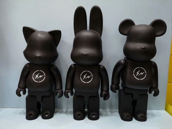 Nouvelles figurines 400% de jouets Bearbrick PVC Figure Cosplay Flash Light Black Cat Rabbit Bear Collections Bearbricklys 28cm