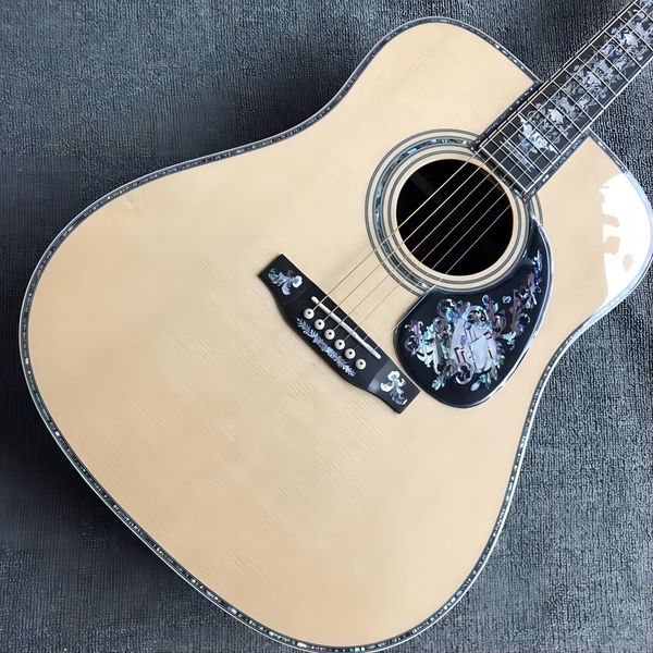 Nouvelle guitare acoustique à 6 cordes. Spruce Plavage et palissandre arrière et côtés, manche en ébène, incrustation de coquille d'ormeau, super luxe.Toute guitare solide