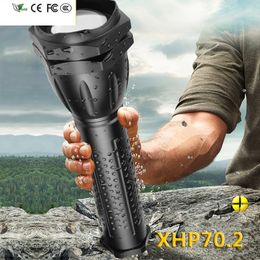 Nouveau 5000LM nouveau XHP 70.2 lampe de poche LED forte lumière d'irradiation étanche Zoom lampe de poche tactique pour Camping chasse