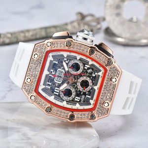 Nieuwe 6-pins diamant automatische datum limited edition Mens Watch topmerk luxe volledige functie kwarts horloges siliconen band