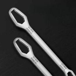 Nouveau 8-22 mm Universal Torx Wrench Auto-farfing Lunets réglables Boîte à clés à double tête Torx Spanner Hand Tools for Factory