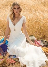 Nieuwe A-lijn Kant Strand Bruiloft DRSSES MET KORTE MOUWEN V-Hals Land Bruidsjurken Goedkope Bridal Jurk Plus Size