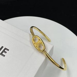 Nouveau bracelet ouvert réglable Lettre en laiton Bracelet de tempérament conçu par un designer de haute qualité