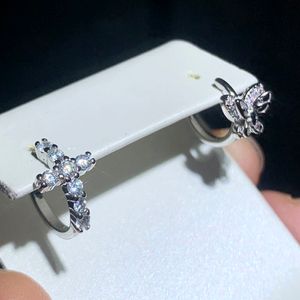 Nueva llegada 100% 925 Plata Cz Crystal Cross Butterfly U Forma Ear Cuff Clip Pendiente 1 UNID Moda para mujer Mujeres sin pendiente perforante