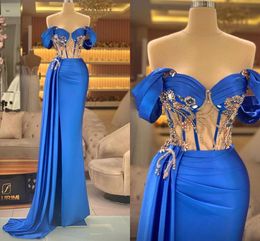 2024 Nouvelles robes de soirée bleues Perles transparentes cristaux corsage gaine sirène hors épaule des robes de bal de bal