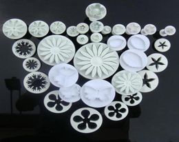 Nieuwe aankomst 33PCS NIEUWE CAKE Sugarcraft Fondant Decoreren Cutter Plunjer Mallen keukengereedschap66543899