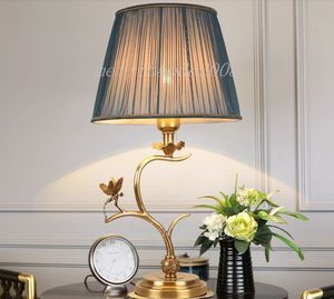 Nouvelle arrivée lampes de table en cuivre rétro américain décoratif de luxe lampe de bureau classique hôtel villa salon chambre LED lumières de table MYY